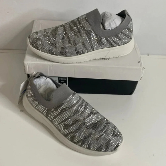 AQUA COLLEGE Zebra Print Slip On Sneakers - Picture 1 of 4
